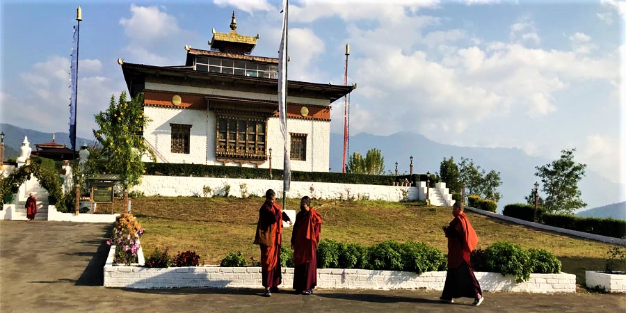 Nuns at Wolakha nunney Punakha 